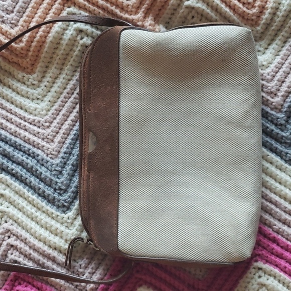 The row MULTI-POUCH CANVAS AND SUEDE CROSS-BODY BAG IN CREAM AND BISCUIT-TAUPE - Picture 3 of 16